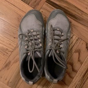 Merrell women’s shoes size 8